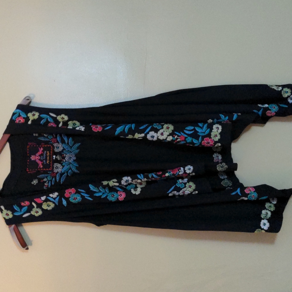 Johnny Was vest sz L large, embroidered black